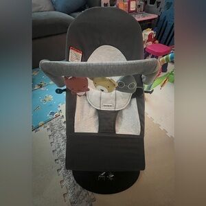 Babybjorn Bouncer w/Toy Bar